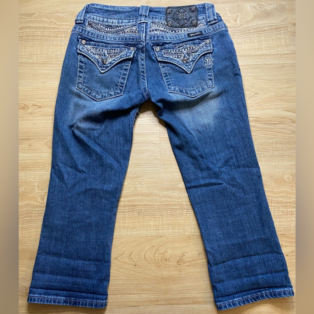 Miss Me Mid-Rise Capri size 27